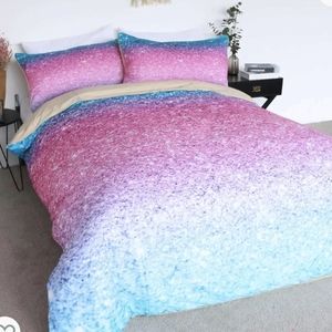 Full size duvet cover with matching pillow shams